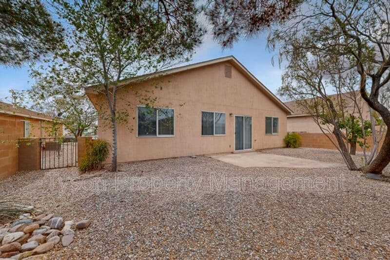 Rio Rancho House: 908 Bursum Ln