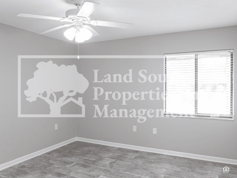 Lakeland House: 331 Lake Harris Drive