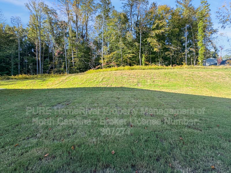 Winston Salem House: 4704 Mount Hope Dr