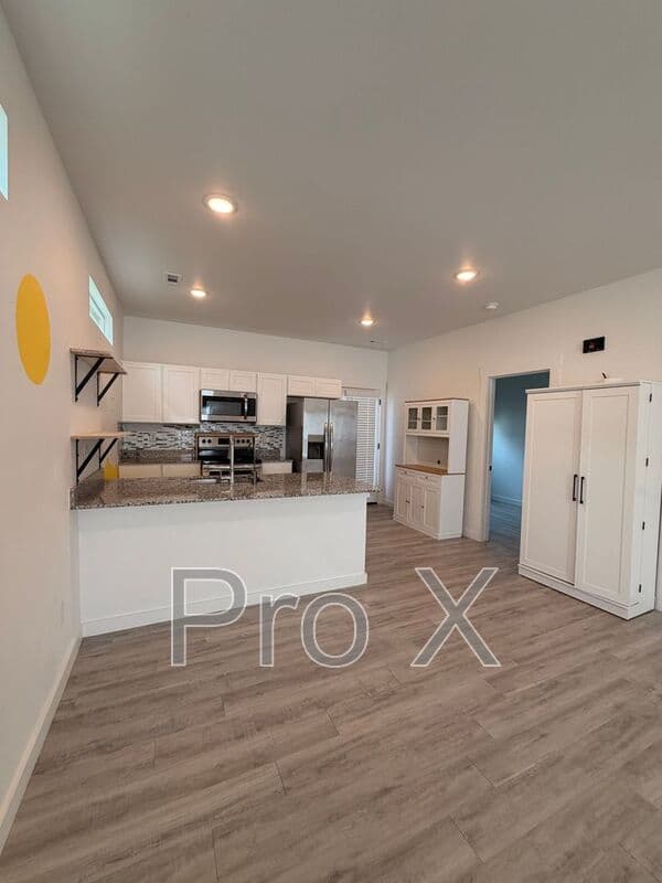 Bentonville House: 1050 Ventnor Ave