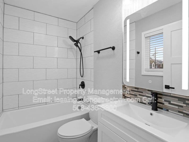 Portland House: 2812 NE Bryant St