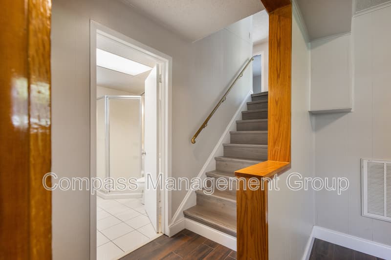 Knoxville House: 1505 Aldenwood Lane