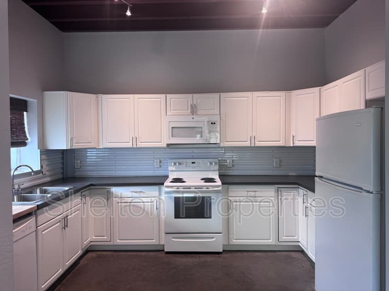 Phoenix Condo: 2121 W Hayward Ave Unit 4