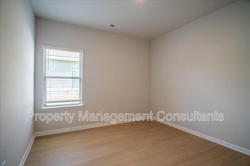 Athens House: 22845 Dashwood Lane
