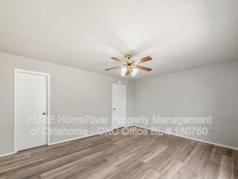 Oklahoma City Condo: 7206 Kings Manor Ct