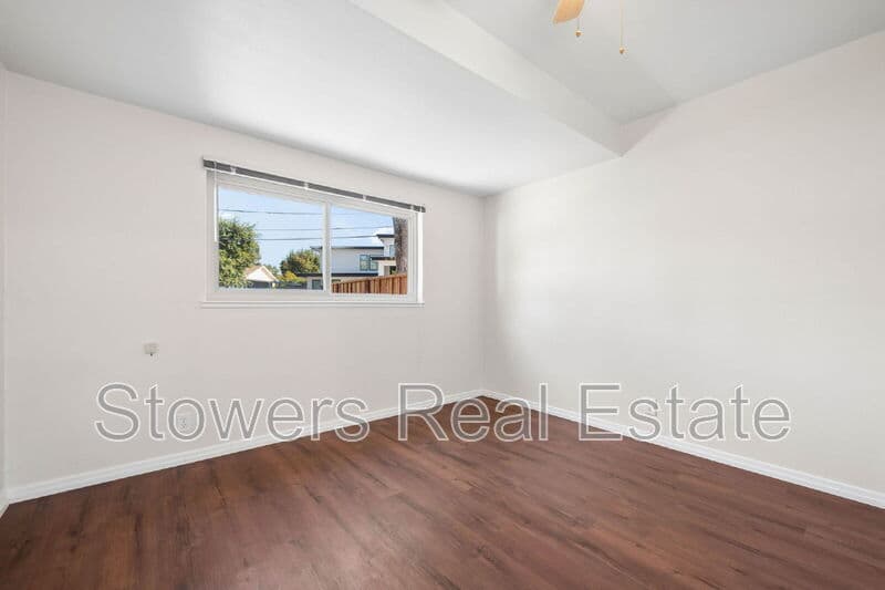 Danville House: 275 Cameo Dr
