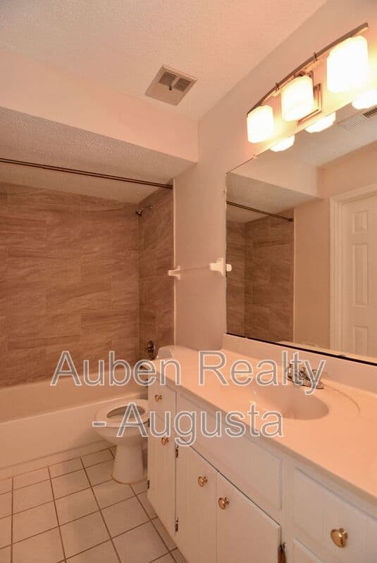 Evans House: 490 Pheasant Run Drive