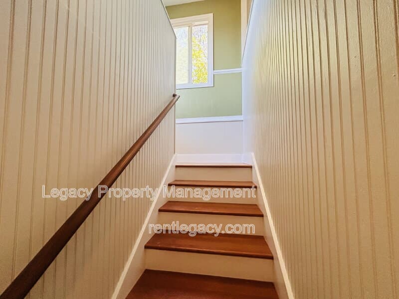 Crockett House: 653 Alhambra Street