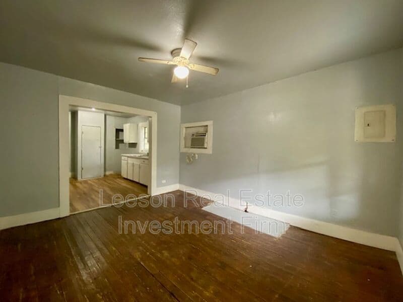 Shreveport House: 2934 HARP ST