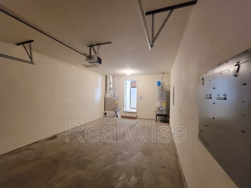 Redmond House: 1914 NW Elm Ave