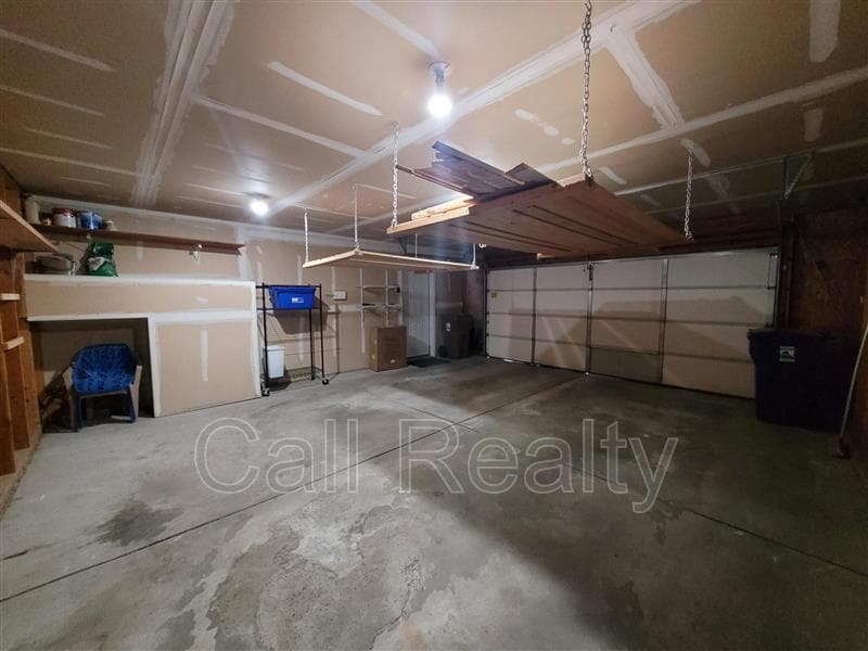 Spokane House: 4720 S Pender Ln
