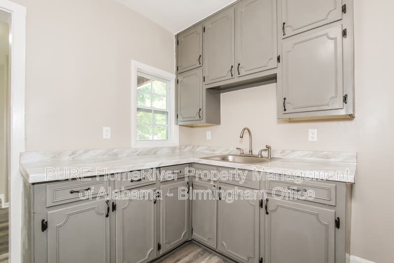 Birmingham House: 208 22nd St. Sw