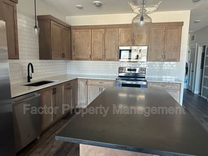 North Mankato Condo: 235 Belgrade Ave