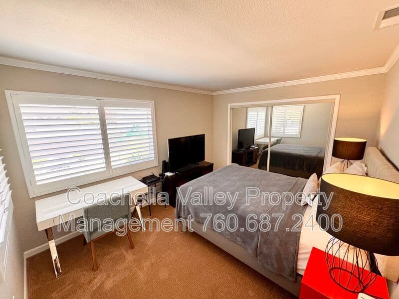 Palm Springs House: 2004 N San Antonio Rd