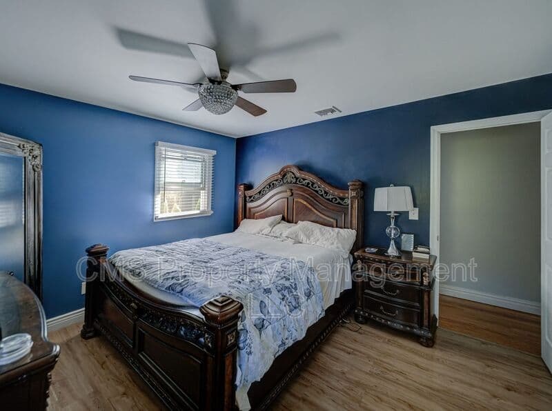 Bloomingdale House: 128 Reeve Ave