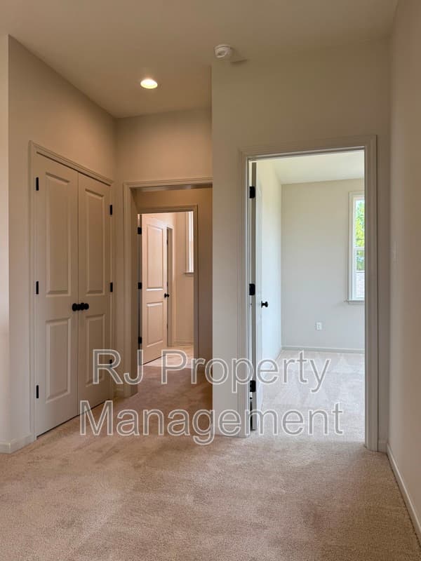 Collierville Townhome: 924 Aldwick Dr