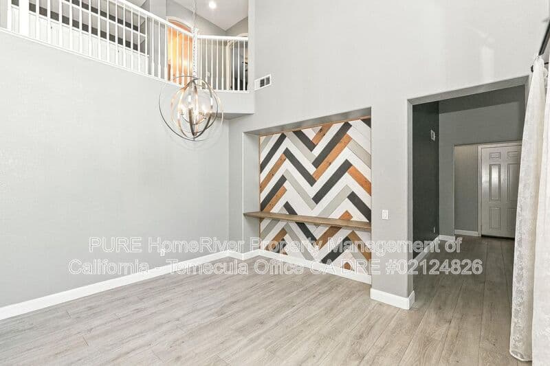 Menifee House: 29707 Northshore St