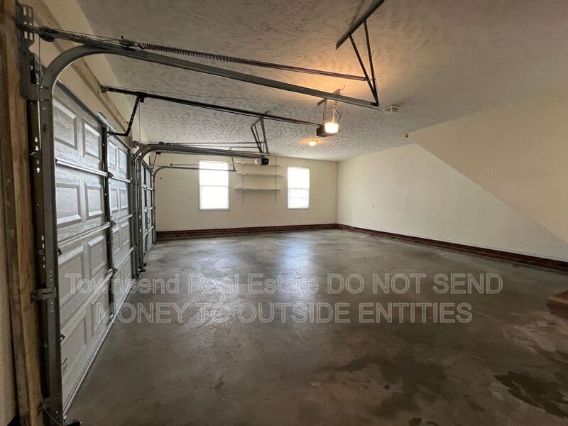 Raeford House: 121 Bugle Call Drive