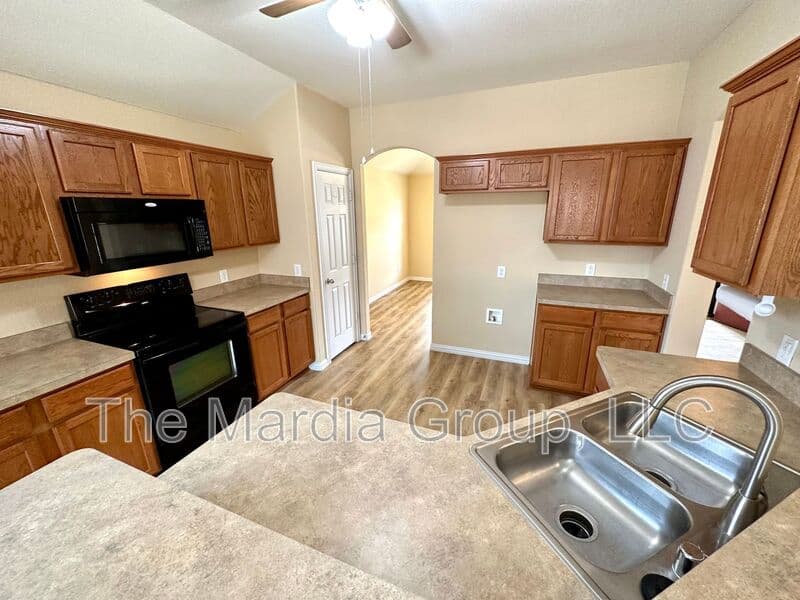 Princeton House: 221 Creekwood