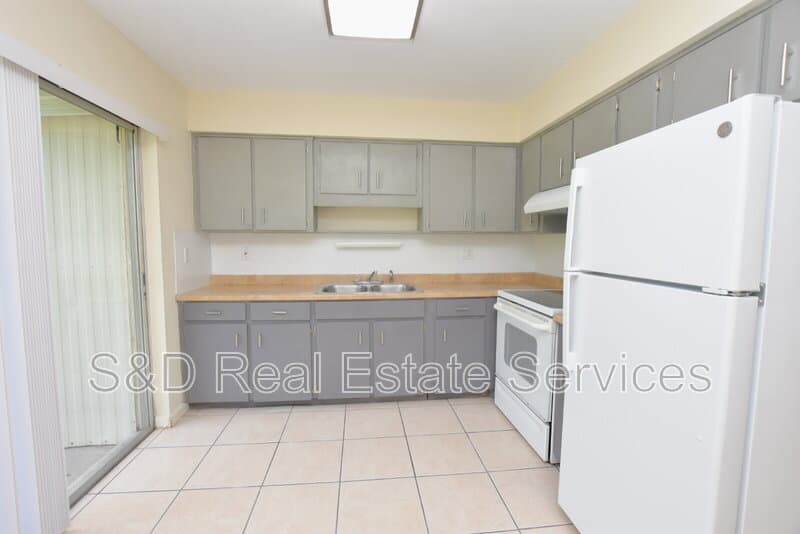 Lakeland Condo: 4705 Dimbath Dr.