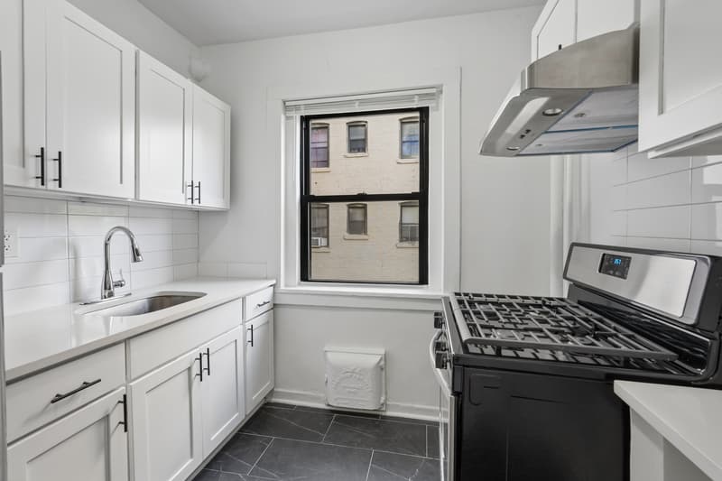East Orange Condo: 120 S Harrison St - Apt - 27