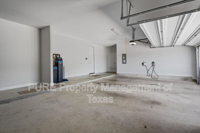 Georgetown House: 1138 Woodpark Lane