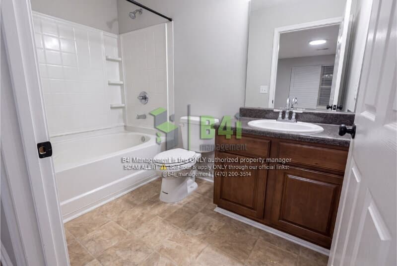 Stonecrest Townhome: 5201 Fairington Club Drive