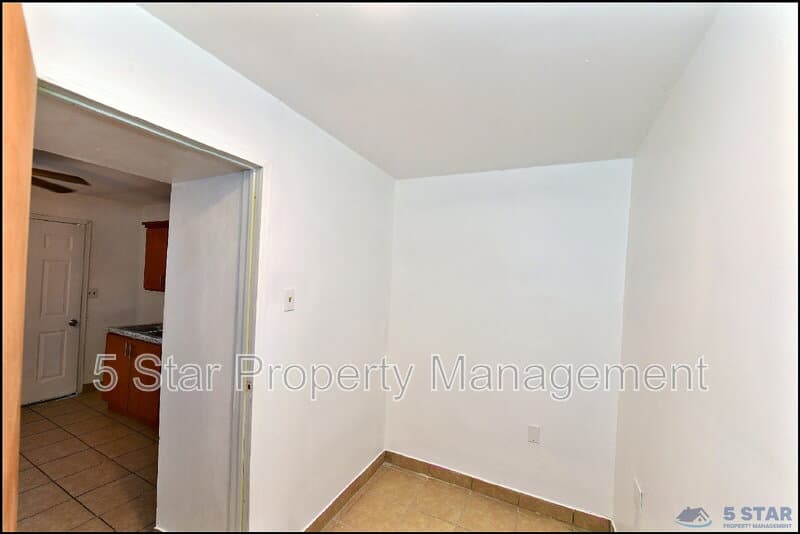 El Paso Condo: 1908B Olive Ave !!