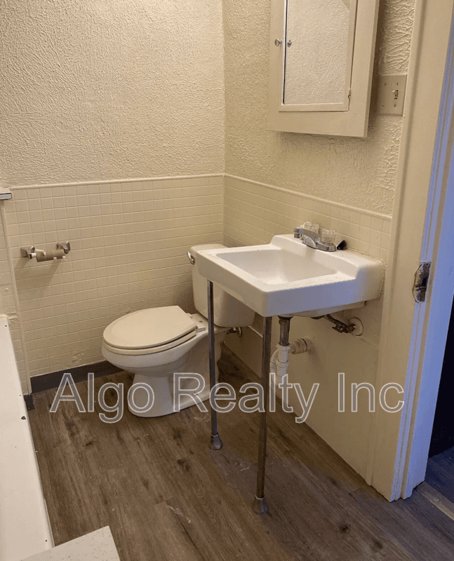 Minneapolis House: 3250 North Logan Avenue