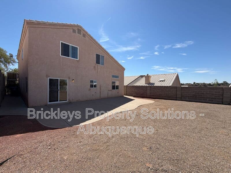 Albuquerque House: 10527 Brookline Pl NW
