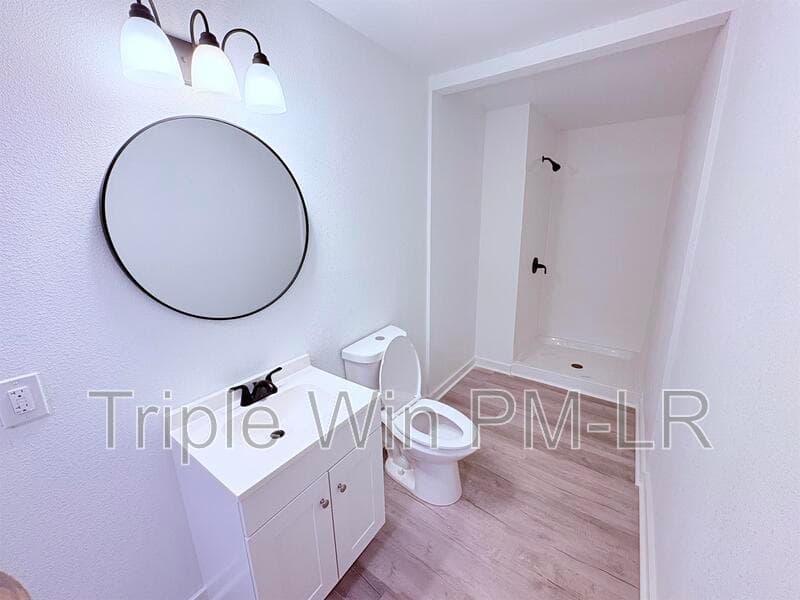 Cabot House: 8475 John Harden Drive