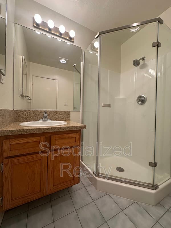 Glendale Condo: 463 W. Wilson Avenue