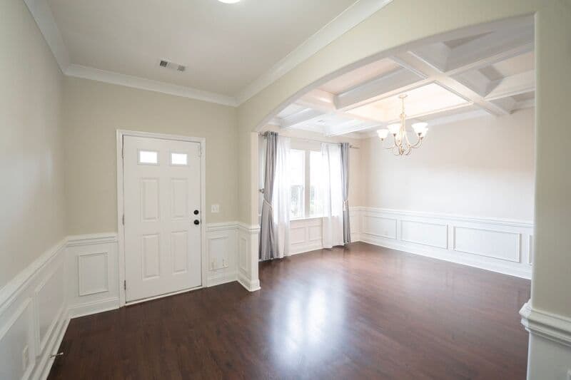 Savannah House: 126 Endicott Dr