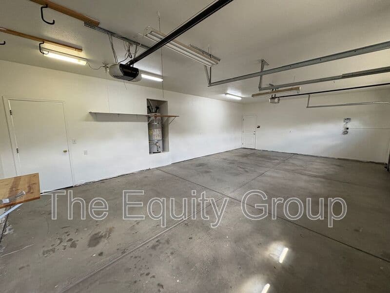 Visalia House: 5928 West Whitley Ave