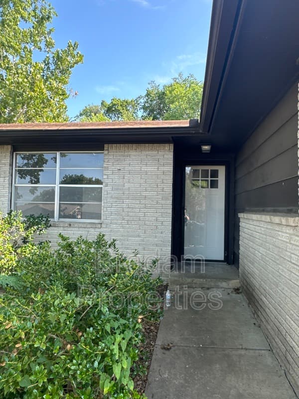 Tulsa House: 8506 East 56th St