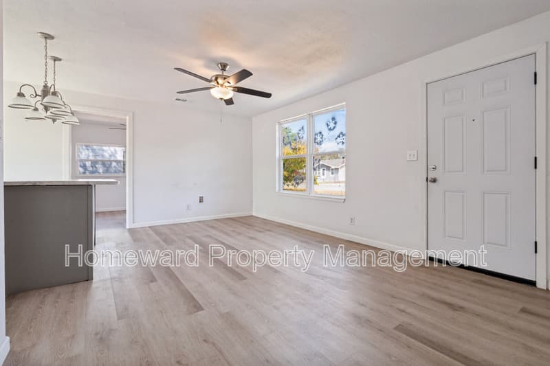 Fort Worth House: 3224 Burson Avenue