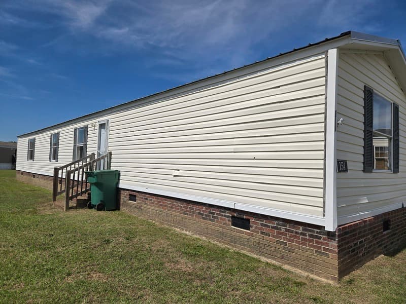Fayetteville House: 2115 Cattail Cir