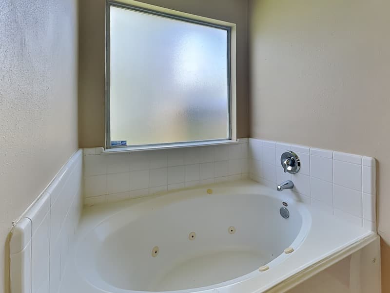 Humble House: 17223 Atascocita Bend Dr