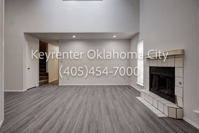 Norman Condo: 102 Harvard Rd
