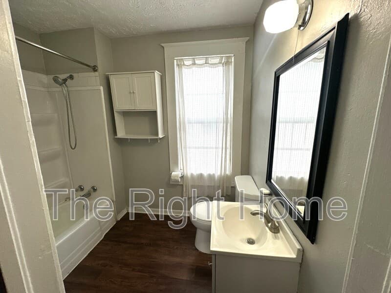 Omaha House: 1518 S 25th St