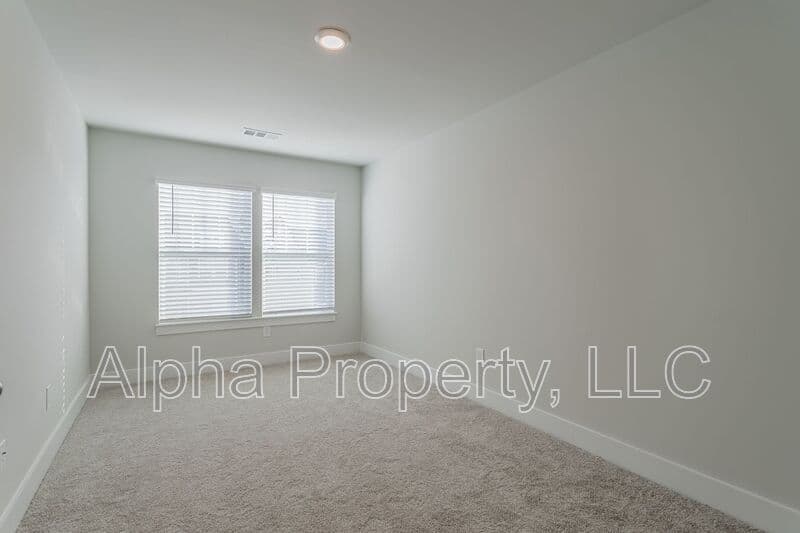 Moore Townhome: 1530 Rivermeade Dr