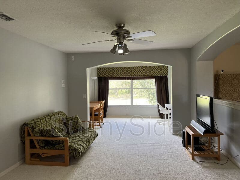 Kissimmee House: 1565 The Oaks Blvd