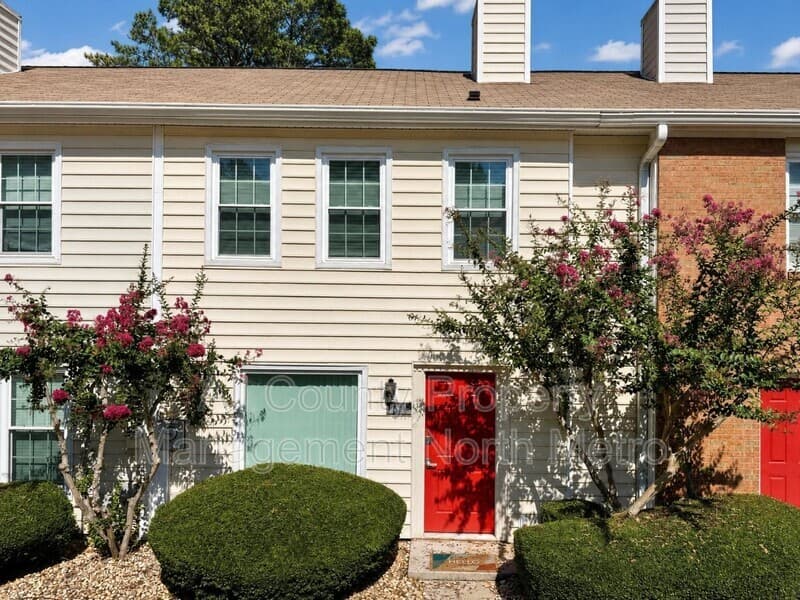 Roswell Townhome: 130 Holcomb Ferry Road