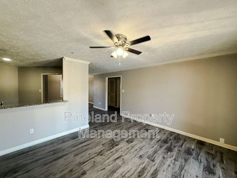 Fayetteville House: 341 Bubble Creek