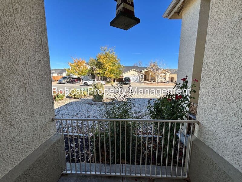 Dayton House: 425 Crosswinds Dr