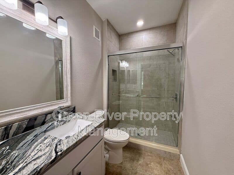 Jacksonville House: 11251 Campfield Drive