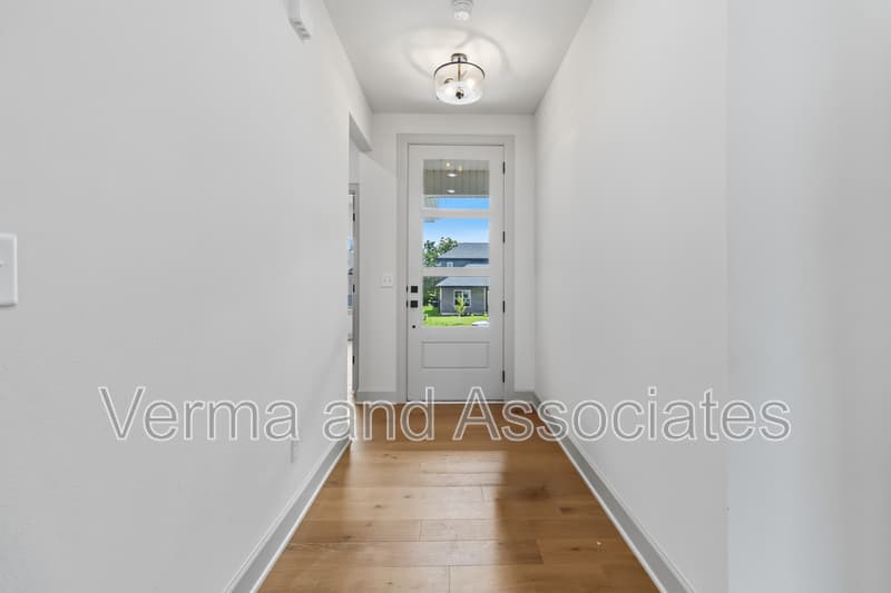 Centerton House: 1071 Whistler St