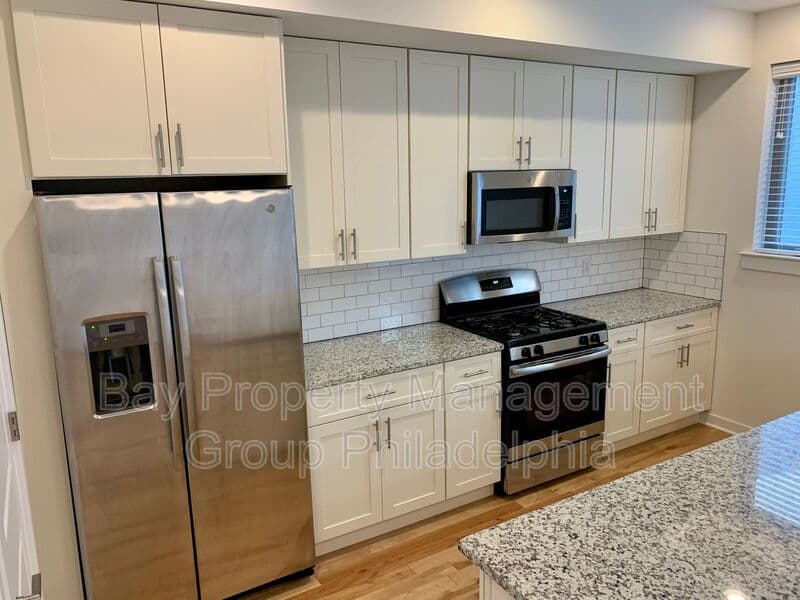 Philadelphia House: 2108 Kensington Walk