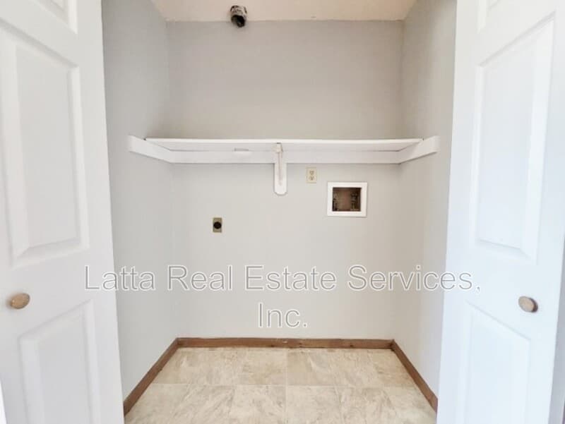 Pleasant Hill Townhome: 2120 Highridge Dr
