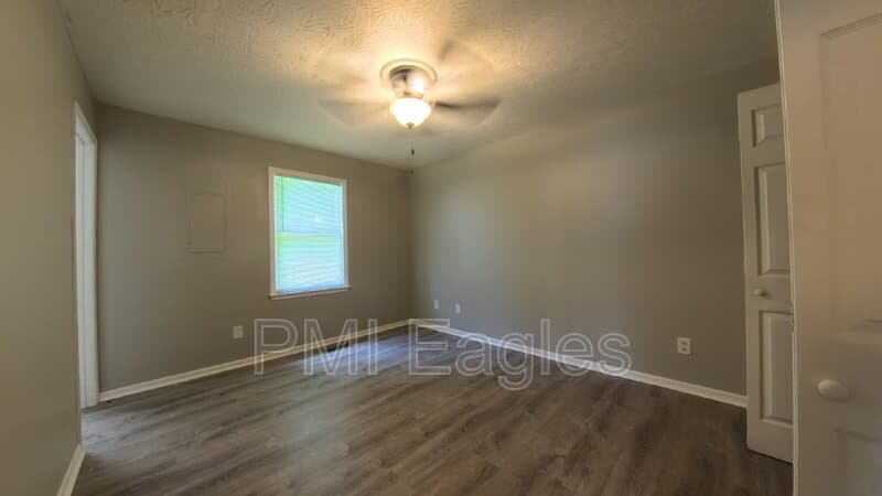 Franklin House: 504 Willow Lane